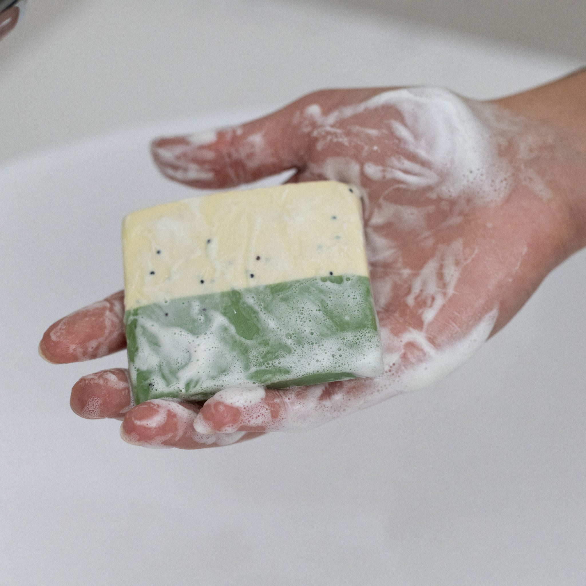 Lemongrass & Poppy Body Bar